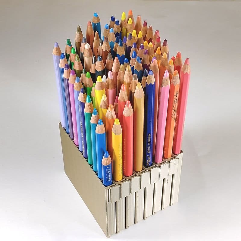 Organizador expansível aberto em leque para visualizar as cores